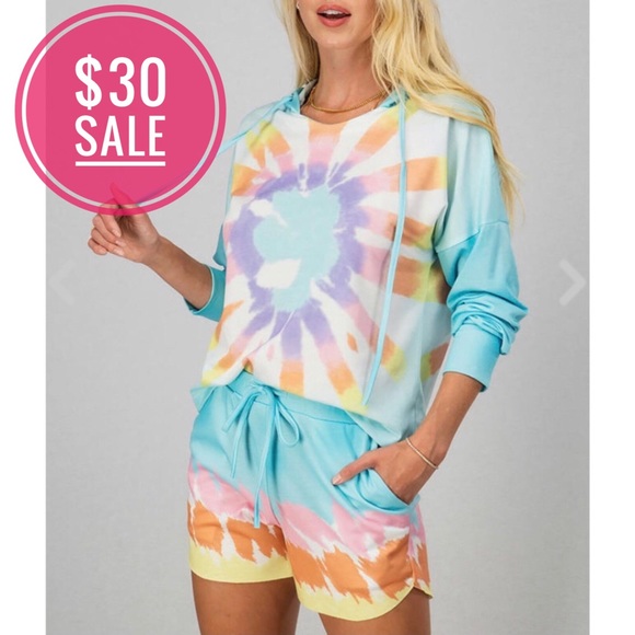 xoxoklowe Tops - 🔥 SALE Turquoise Multi Hoodie Top & Shorts Set